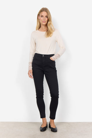 Hvid langærmet MARICA shirt med blonde på ærmet