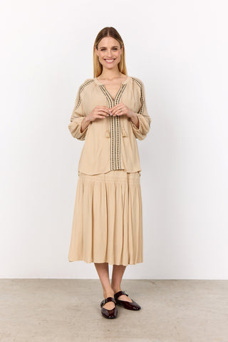 SEBORA bluse med fine detaljer