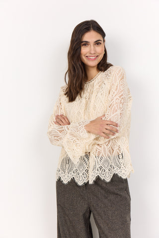 VAHIDA blondebluse med smukke detaljer